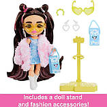 Лялька Барбі Екстра Мініс Модниця в рожевому пухнастому кожушку Barbie Extra Minis #9 Pink Faux Fur Coat, фото 4
