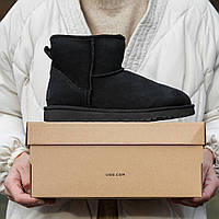 Женские стильные угги UGG Mini Black Suede (черные) модная зимняя обувь 1622 Угги тренд