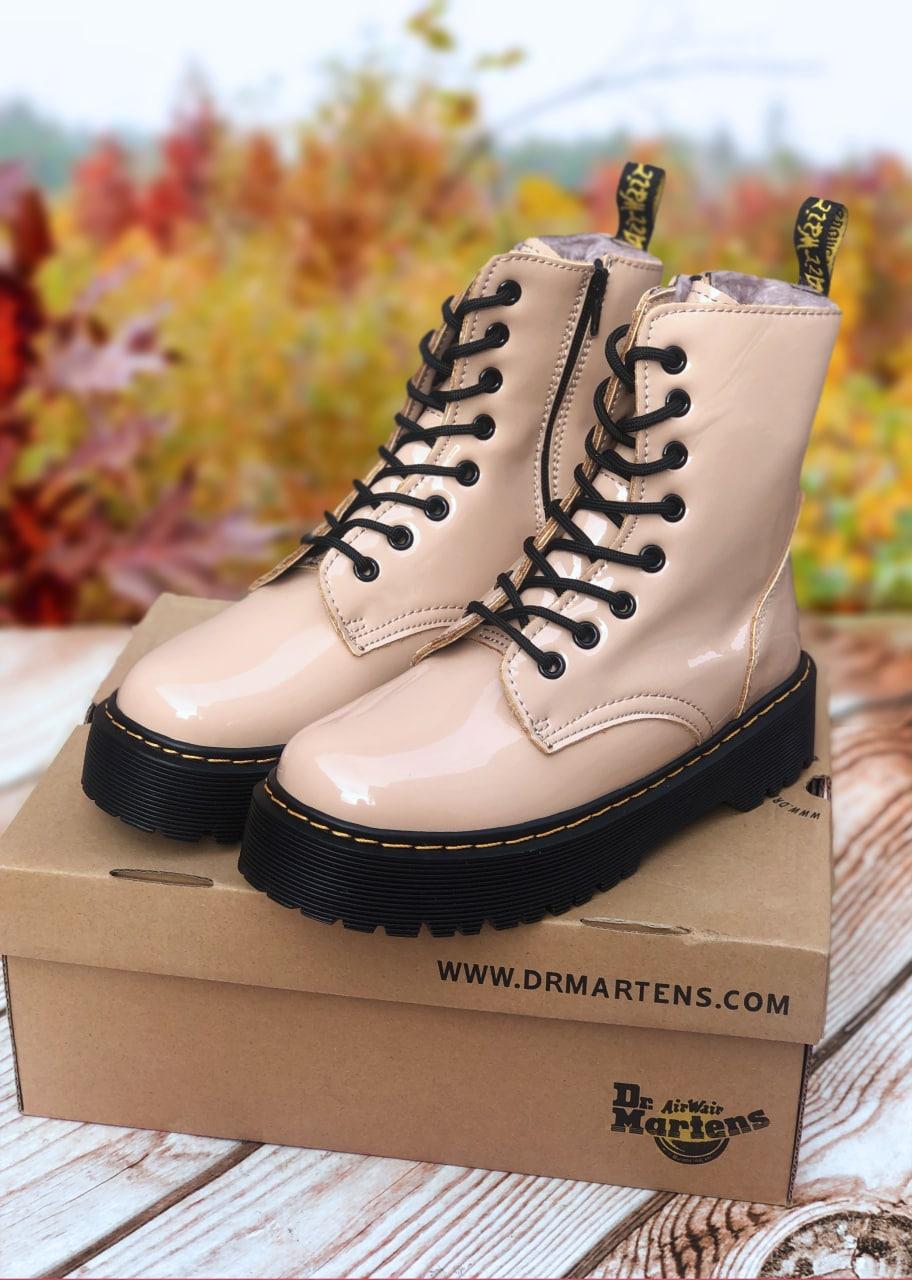 Женские зимние ботинки Dr. Martens Jadon Patent Beige (бежевые) высокие повседневные боты арт6471 Др Мартинс - фото 1 - id-p2054828214