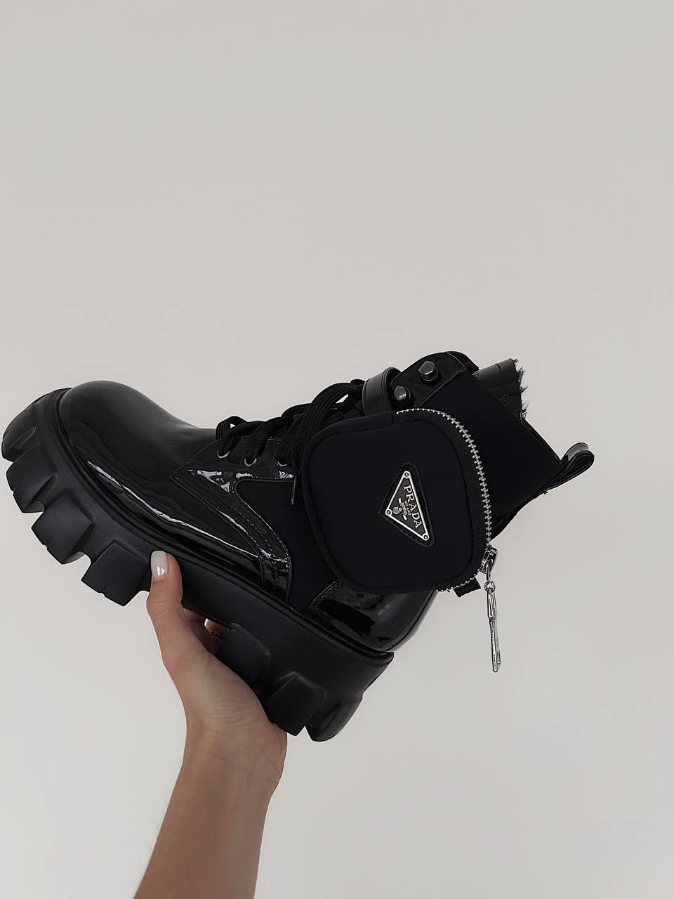 Женские зимние ботинки Prada Leather Boots Nylon Pouch Gloss Мех (черные) высокие модные ботинки PR004 Прада - фото 1 - id-p2054828374