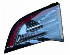 Стоп / фонарь задній правий в кришку багажніка Tesla Model 3 (16-) 1077402-00-G