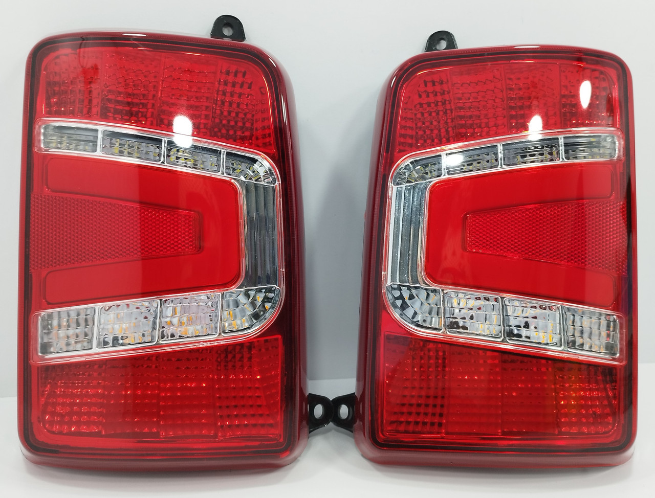 Ліхтар задній LED (к-т лев +прав) ВАЗ 2121 -21213 Автотюн