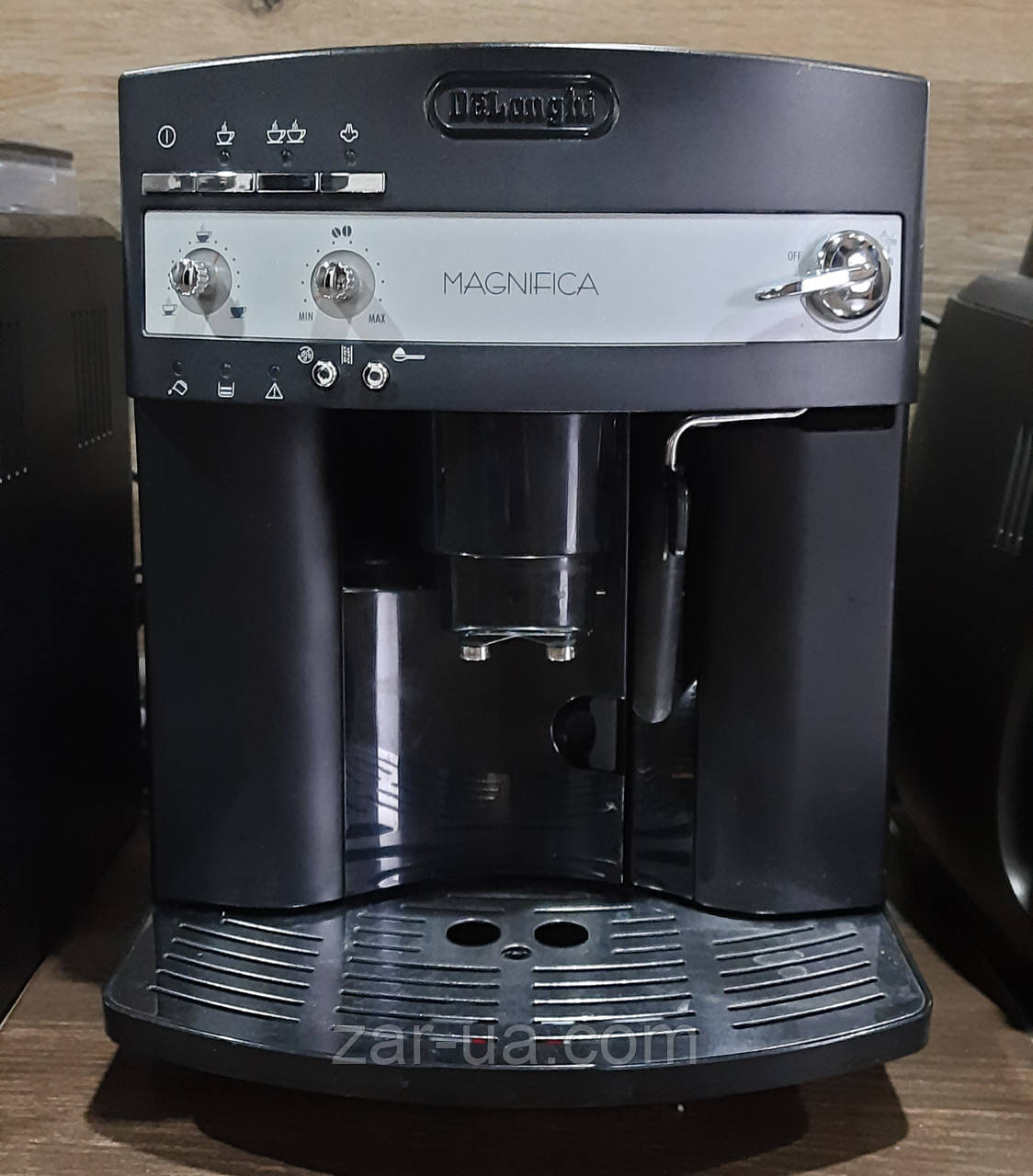 Кавомашина Delonghi Magnifica ESAM 3000 B б/в