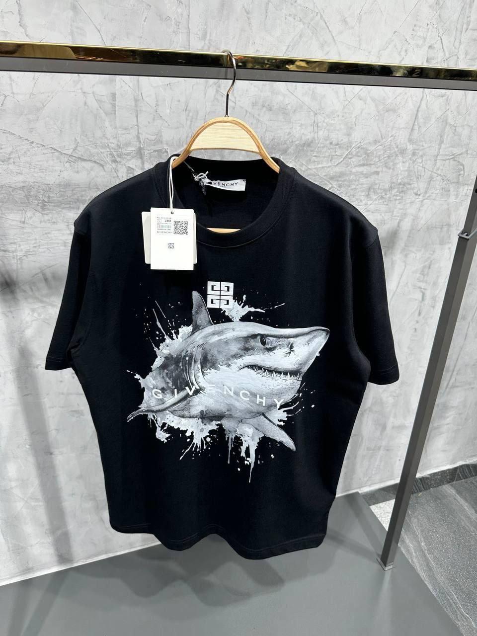 Чоловіча футболка GIVENCHY CK7228 чорна