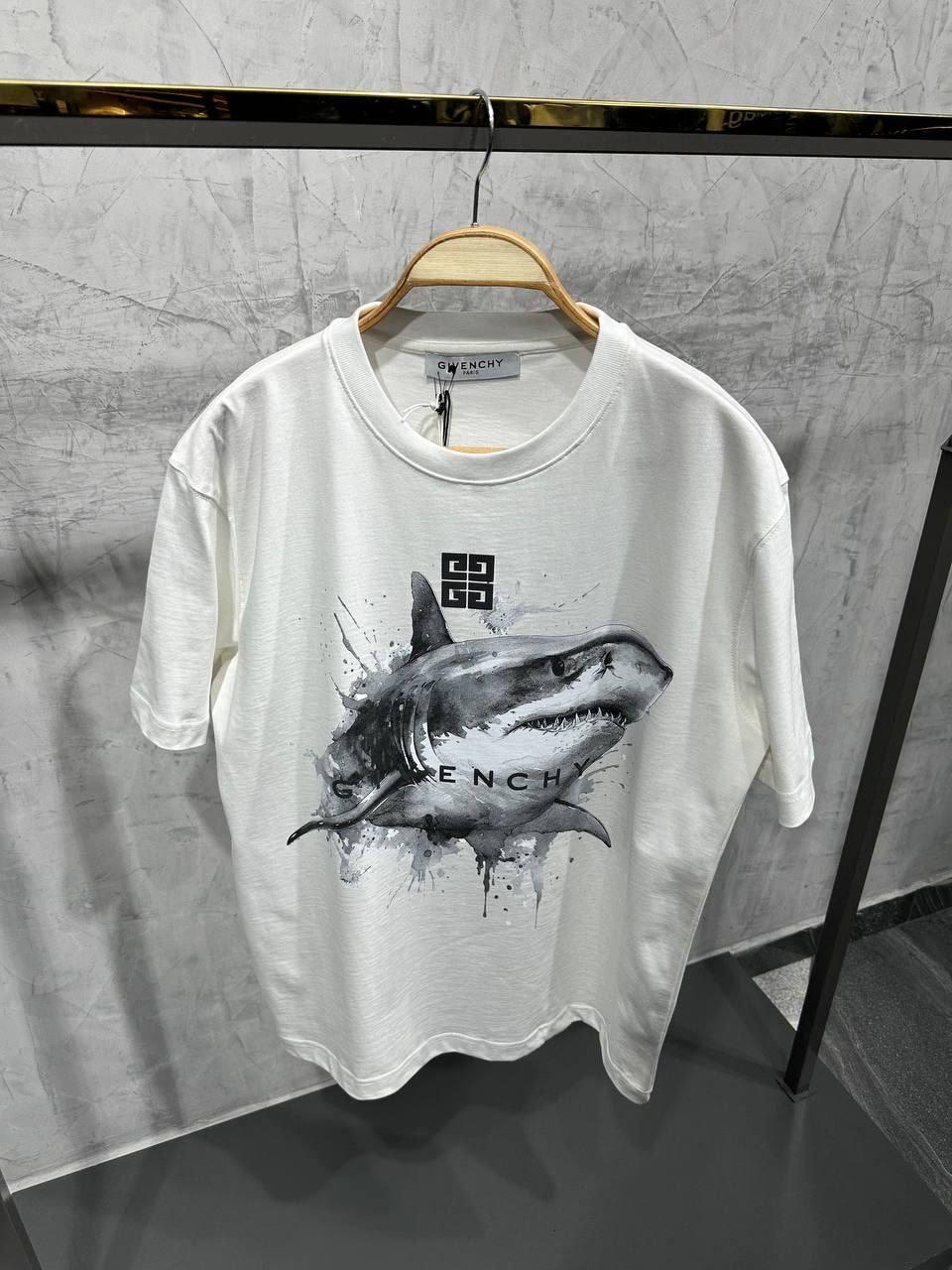 Чоловіча футболка GIVENCHY CK7229 біла