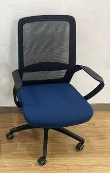 Синьо-чорне поворотне крісло на колісах Інтарсіо IRON з тканини з підлокітниками