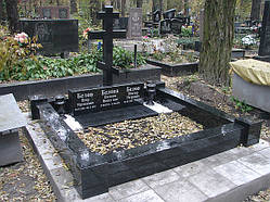Пам'ятник Комплекс гранітний на цвинтарі Київ.