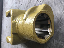 Виделка карданного вала під хрестовину 27х74. Вилка кардану ВОМ