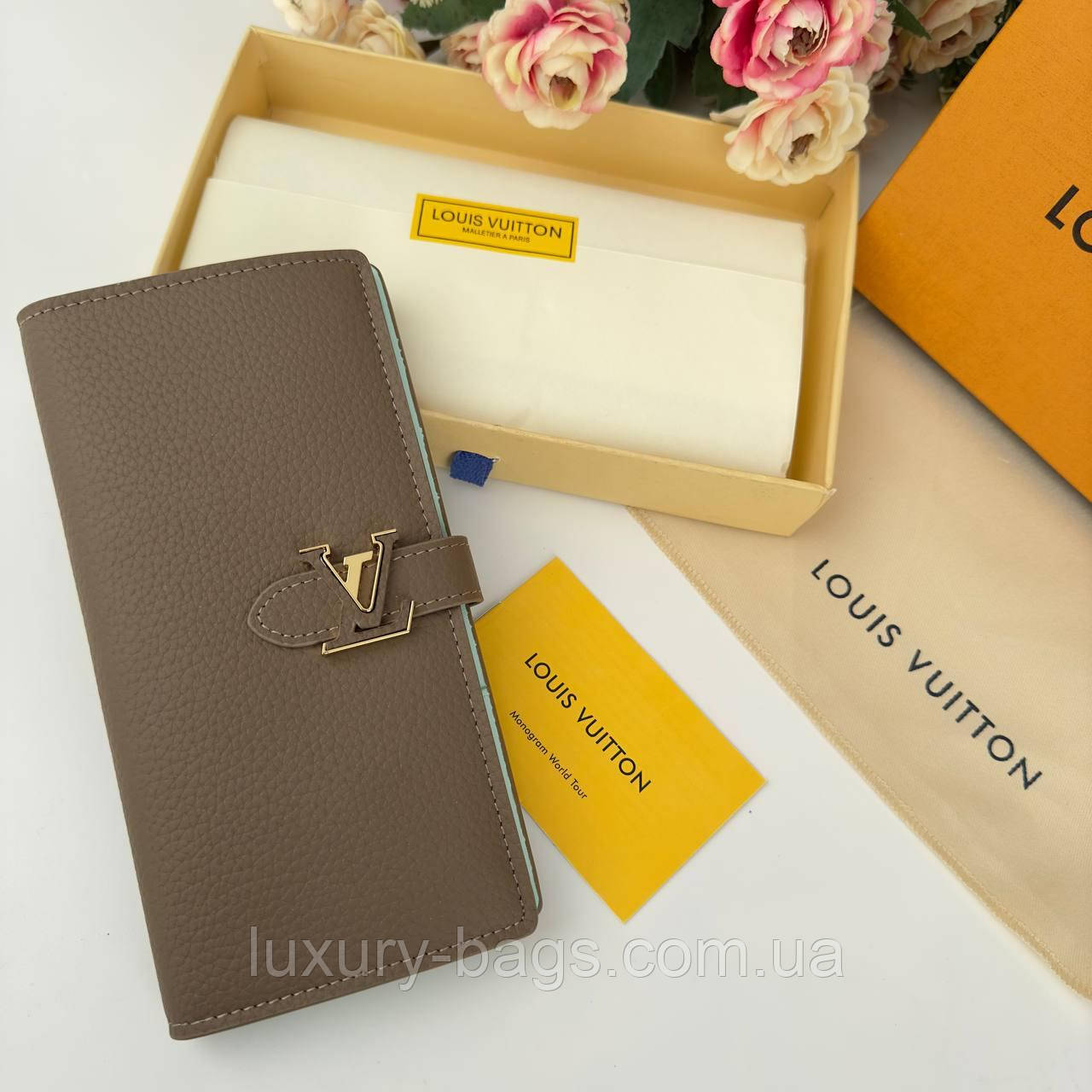 Жіночий стильний складаний гаманець Louis Vuitton