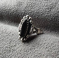 Нежное серебряное кольцо "Таинственная звезда" с вставкой оникса