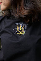 Футболка Ластівка з гербом чорна Патріотичні футболки з українською символікою