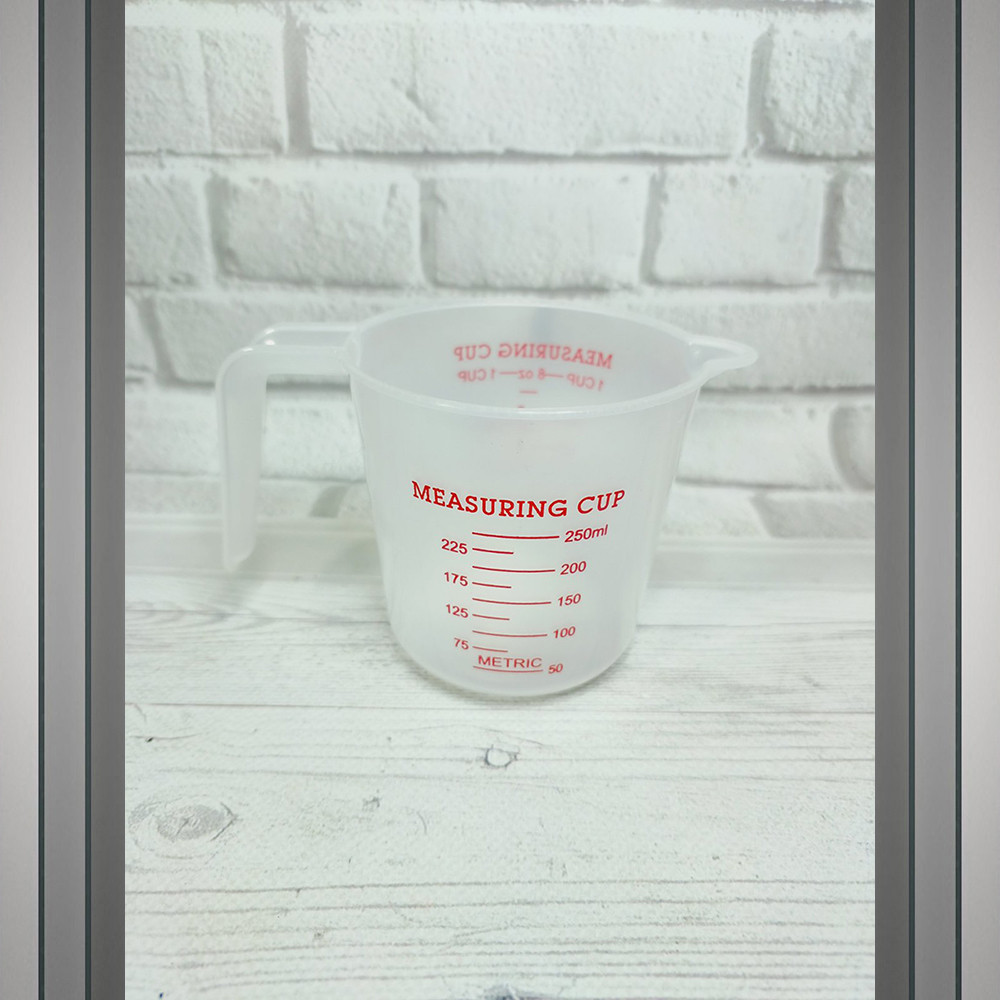 Склянка мірна пластикова (250 мл)