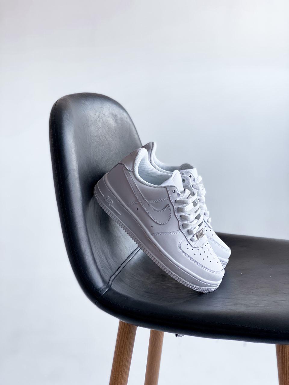 Nike air force 1 07 essential platinum clearance