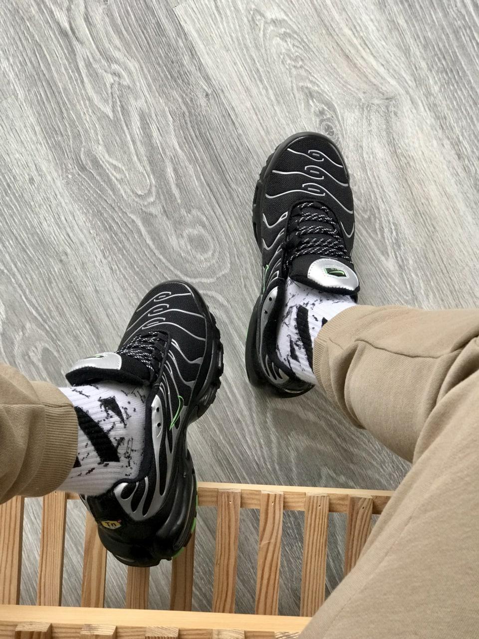 Nike Air Max Plus TN Black Silver Green ID