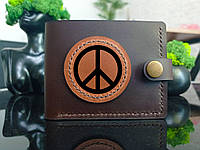 Кожаный кошелек с гравировкой "СИМВОЛ МИРА" (Type A)