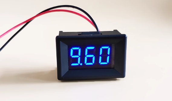 Вольтметр цифровий DC 4,5 — 30 В, 0.36 LED, синій, у корпусі