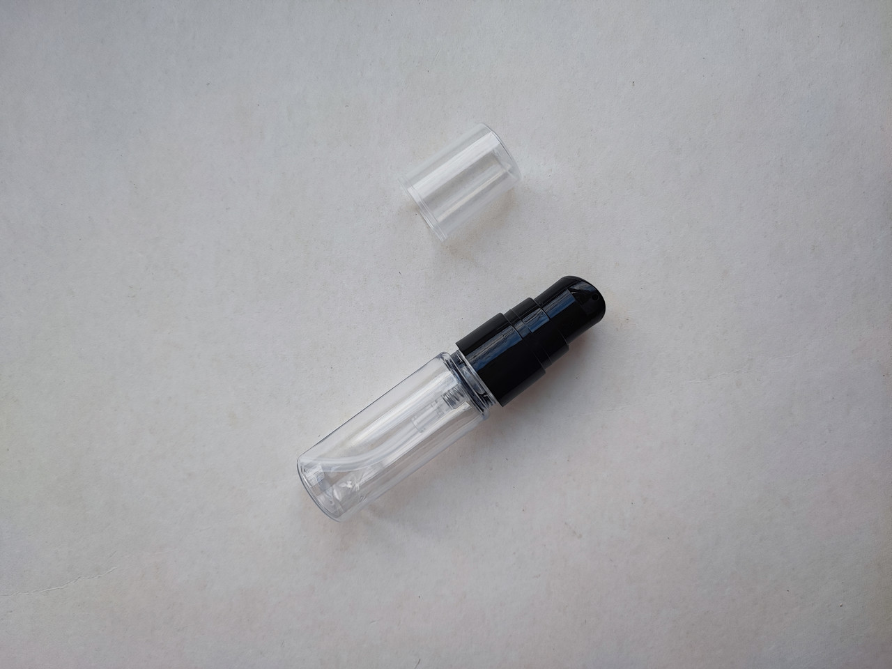 16 - 17 мл ПЕТ пляшка, флакон круглий прозорий з чорним гелевим, кремовим дозатором 18/410 пластиковий, пластмасовий