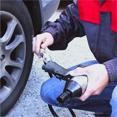 Гайковерт пневматичний у кейсі + набір головок 17 од. 1/2