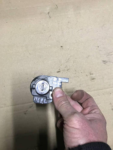 Замок двери (личинка) передний левый для Mazda 3 (BK). Mazda 6 (GG ...