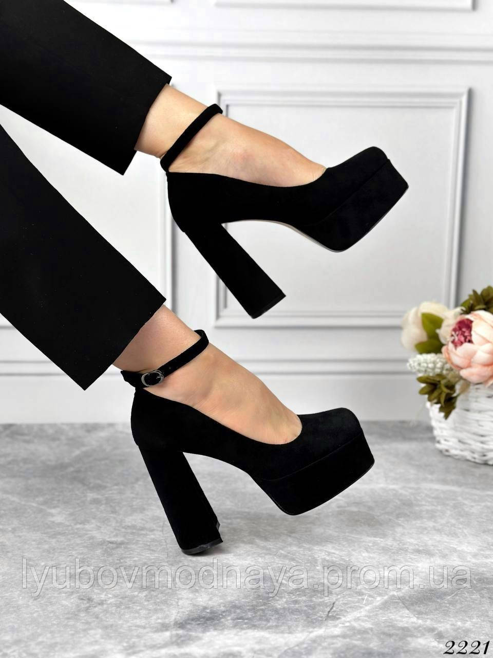 Женские чёрные замшевые туфли на высоком широком каблуке и платформе на ...