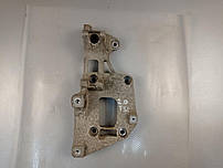 Skoda Octavia A5 2.0 FSI Кронштейн генератора 06F903143F