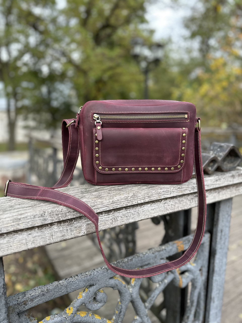 Жіноча шкіряна сумка через плече бордова, фото 1