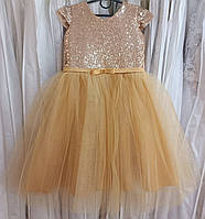 Блестящее золотистое нарядное детское платье с пайетками и коротким рукавчиком на 4-6 лет