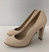 Женские кожаные туфли на каблуке 38 размер