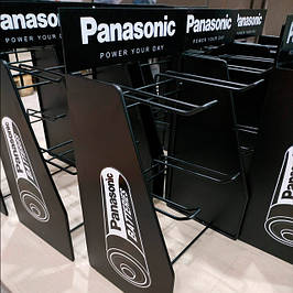 Вітринні полиці з металу