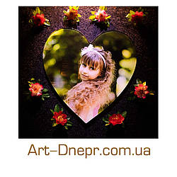 Фотоскло у формі серця за індивідуальним лекалом 400х400х12 мм