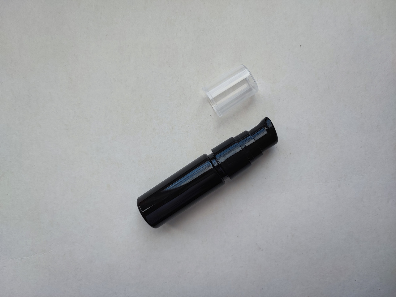 16 - 17 мл ПЕТ пляшка, флакон круглий коричневий з чорним гелевим, кремовим дозатором 18/410 пластиковий, пластмасовий