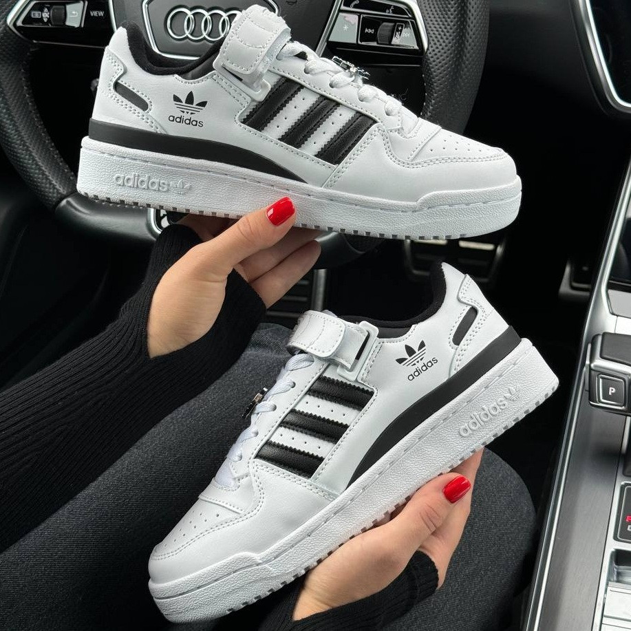 Жіночі кросівки кеди Adidas Forum Low 84 New весна-осінь повсякденні (білі з чорним). Живе фото
