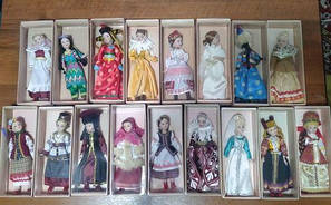 Ляльки в народних костюмах від Деогостіні