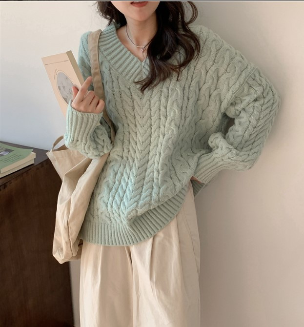 Жіночий в'язаний светр оверсайз з V-подібним вирізом, фото 1
