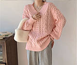 Жіночий в'язаний светр оверсайз з V-подібним вирізом, фото 4