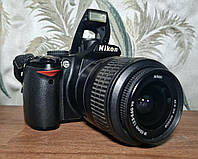 Дзеркальна фотокамера Nikon D3000 + об'єктив 18-55 + сумка + карта пам'яті 64гб ідеальний стан без дефектів