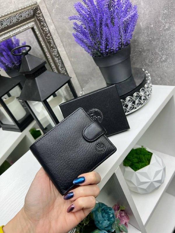 Чоловічий шкіряний гаманець портмоне на кнопці чорний натуральна шкіра, фото 1