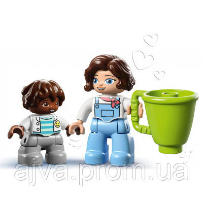 Конструктор LEGO DUPLO Town Семейный дом на колесах 31 деталь (10986) c - фото 3 - id-p2057769944