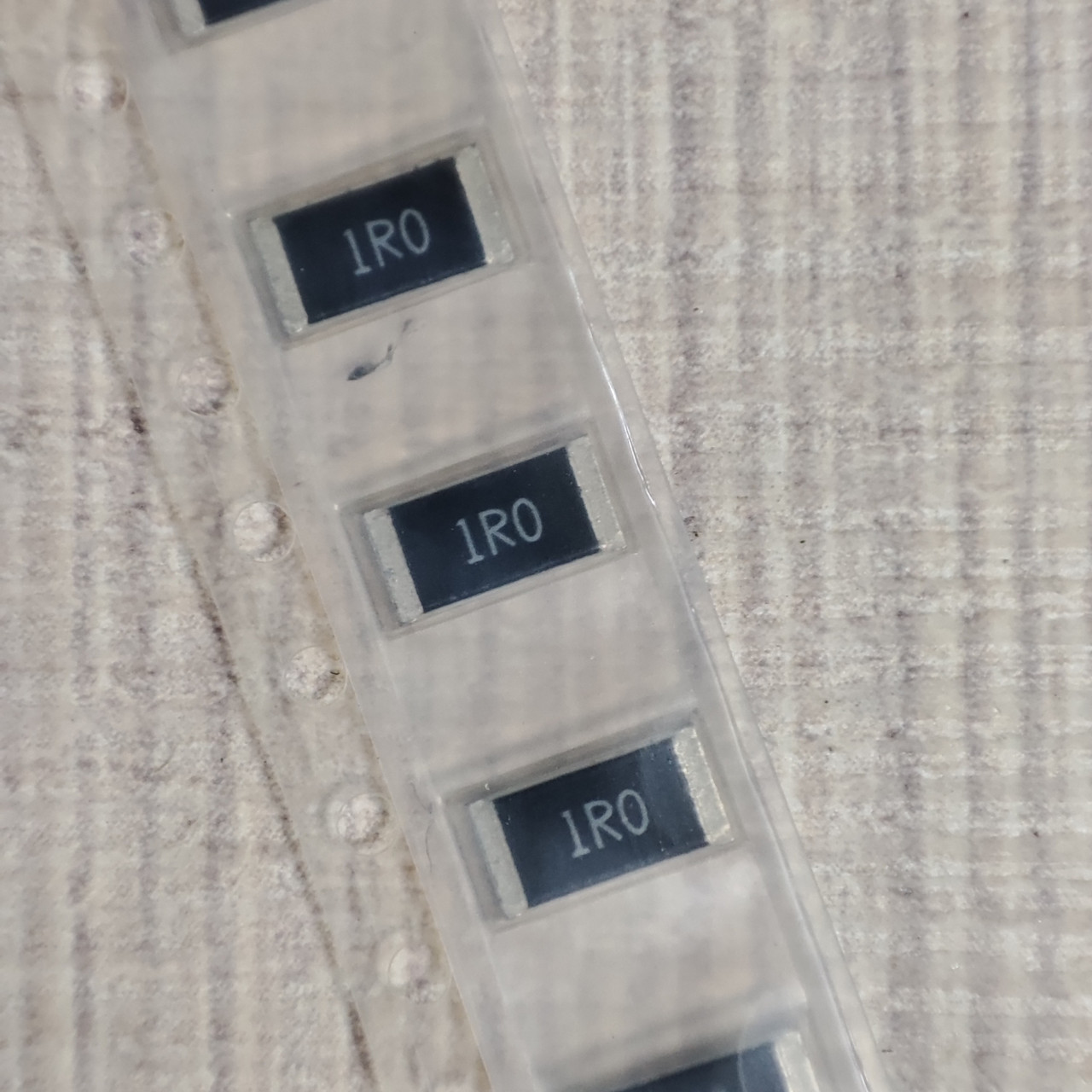 Резистор SMD 2512 1,0 Ом 5% 1 Вт
