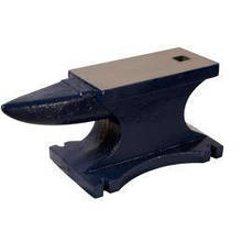 Наковальня 90 кг Holzmann AMB 90, чавунна, розмір області кування 355x175 мм, довжина 570 мм