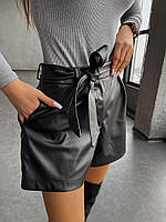 Женские кожаные шорты с поясом