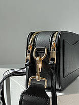 Жіноча сумка Marc Jacobs The Snapshot Black Gold Logo V2 еко шкіра чорна Крос Боді на 2 відділення, фото 5
