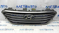 Решетка радиатора grill Hyundai Sonata 15-17 usa SE царапины, песок