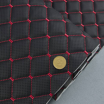 Прошитий шкірзам псевдо-перфорований "Ромб чорний" прошитий червоною ниткою, на поролоні 7мм, шір.1,35м