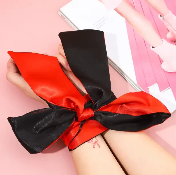 Атласні пов'язки на руки і очі червоний з чорний і чорний