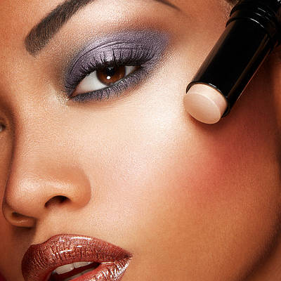 Хайлайтер для обличчя KIKO Radiant Touch Creamy Stick Highlighter 100