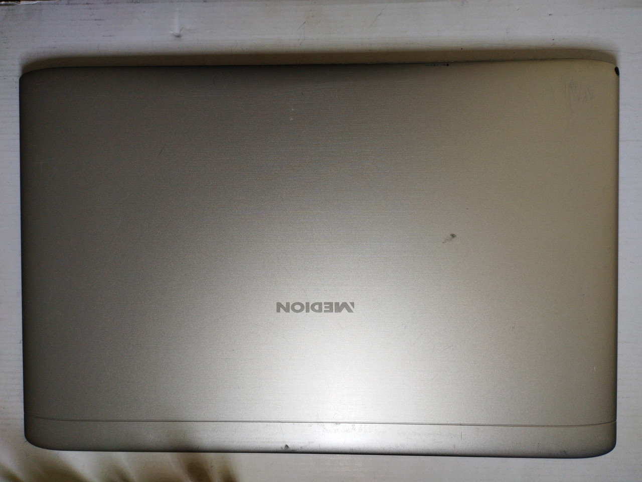 Medion Akoya E7425 MD61158 e7416 Корпус A (кришка матриці) 13N0-1HA1F31 б/у