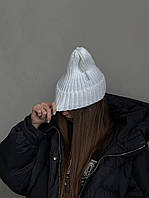 Женская трендовая шапка с рваным эффектом Выполнена из мягкой шерсти акрил, очень комфортна и тепла білий