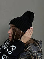 Женская трендовая шапка с рваным эффектом 🔝 Выполнена из мягкой шерсти акрил, очень комфортна и тепла💭 чорний