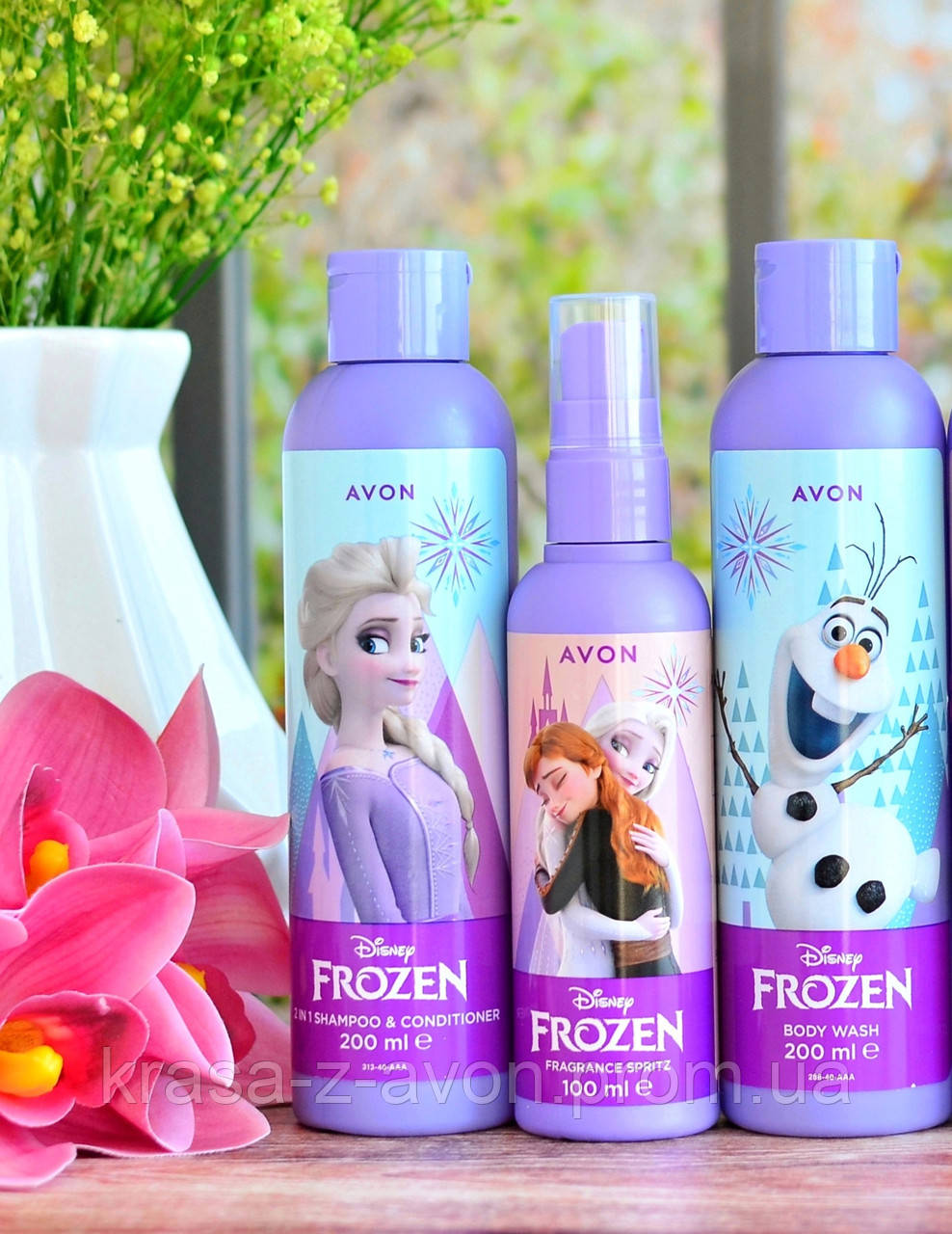 Дитячий парфюмно-косметичний набір для дівчинки Avon Frozen з 3-х продуктів (Ейвон фрозен)